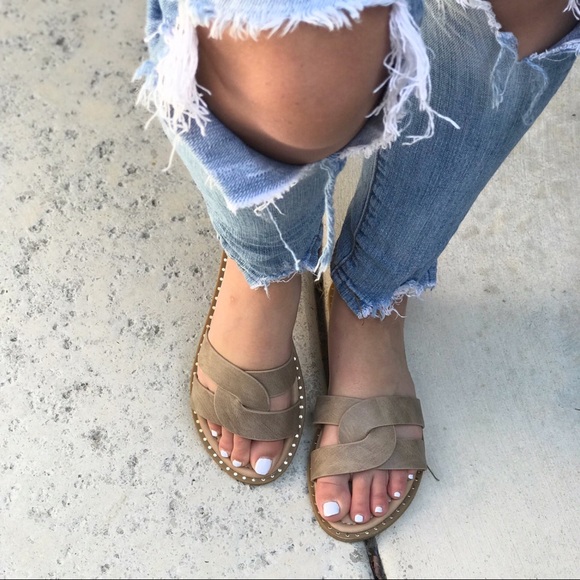 CLEARANCE-FIRM‼️5🌟Sugar Taupe Slip On’s - Picture 2 of 8